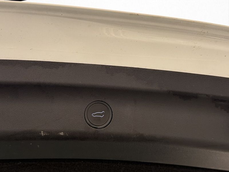 Tesla Model Y bild 11
