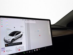 Tesla Model Y bild 21