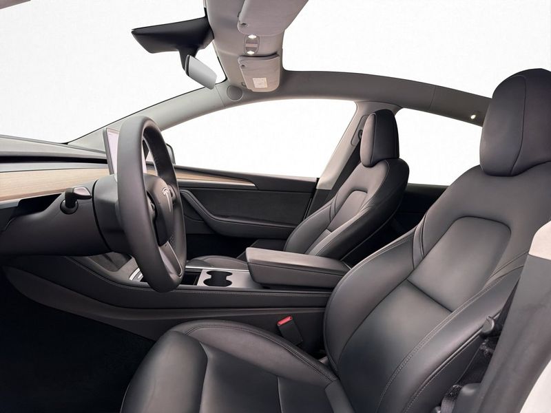 Tesla Model Y bild 17