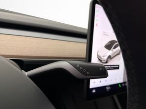 Tesla Model Y bild 28