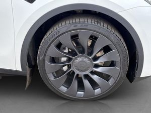 Tesla Model Y bild 35
