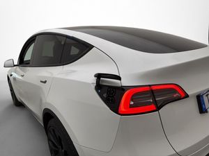 Tesla Model Y bild 31