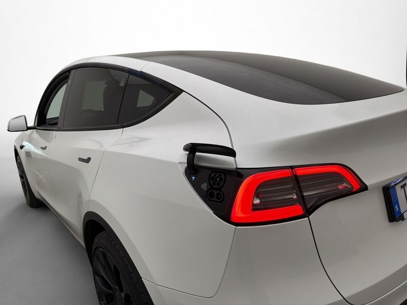 Tesla Model Y bild 31
