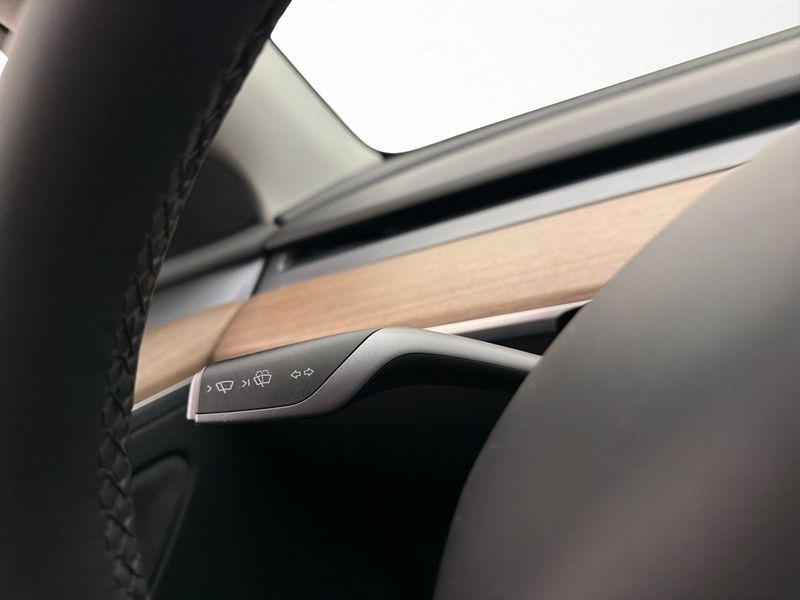Tesla Model Y bild 29
