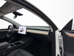 Tesla Model Y bild 13
