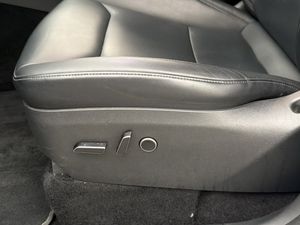 Tesla Model Y bild 30