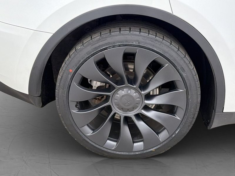 Tesla Model Y bild 34
