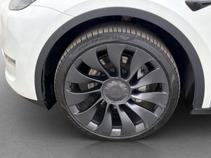 Tesla Model Y bild 32