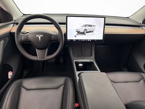 Tesla Model Y bild 15