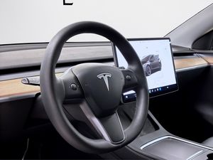 Tesla Model Y bild 9
