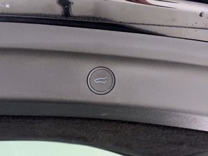 Tesla Model Y bild 12