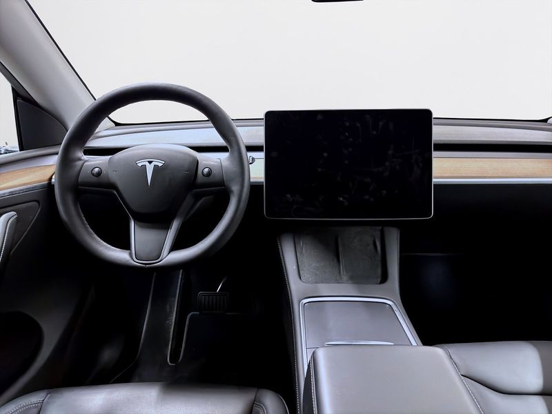 Tesla Model Y bild 11