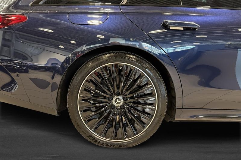 Mercedes E300 bild 6