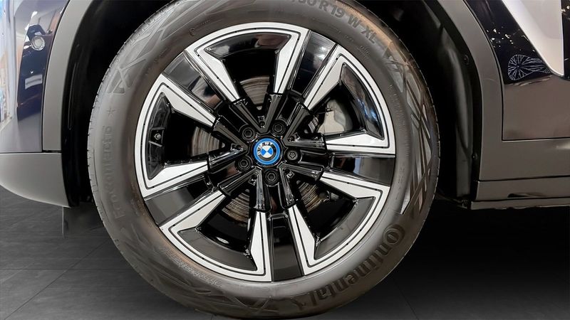 BMW iX3 bild 9