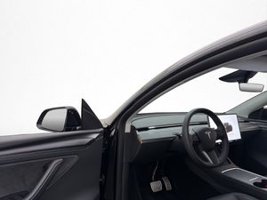 Tesla Model Y bild 12