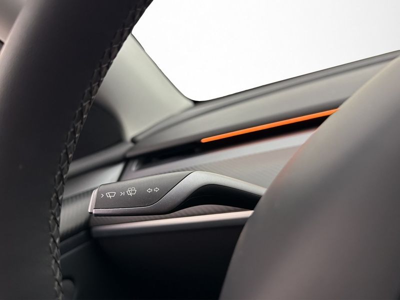 Tesla Model Y bild 30