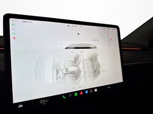 Tesla Model Y bild 26