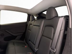 Tesla Model Y bild 20