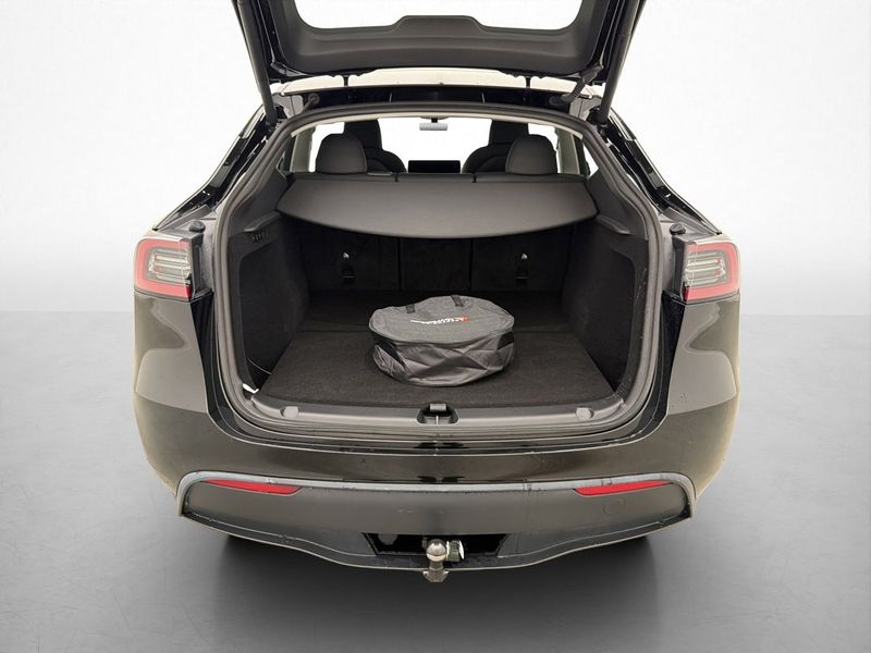 Tesla Model Y bild 19