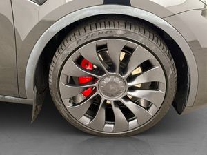 Tesla Model Y bild 11
