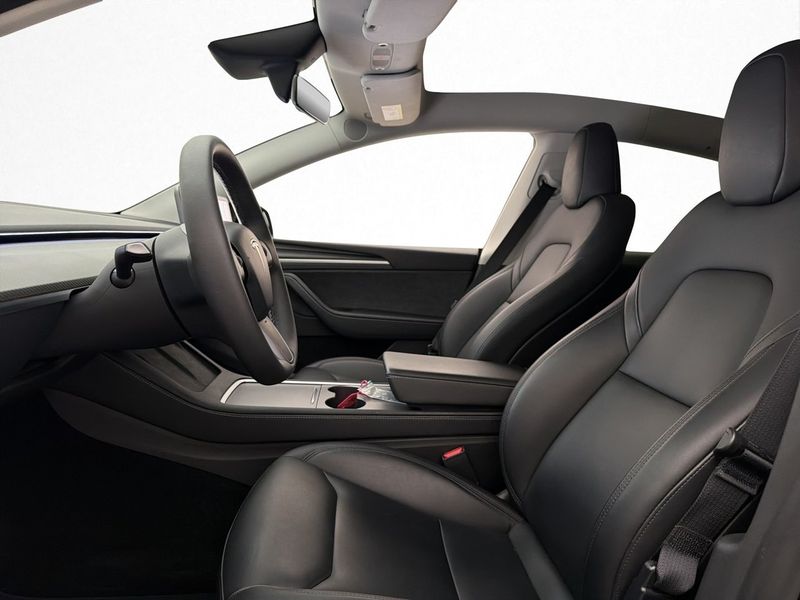 Tesla Model Y bild 13