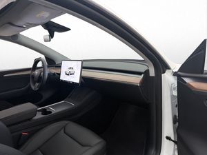 Tesla Model Y bild 30