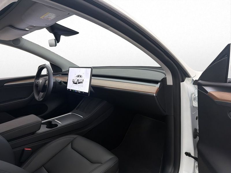 Tesla Model Y bild 30