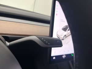 Tesla Model Y bild 17