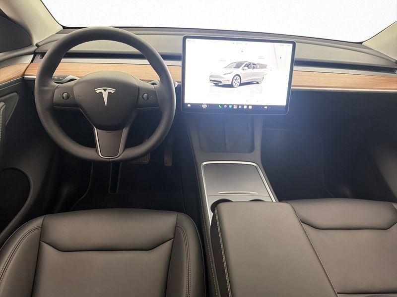 Tesla Model Y bild 28