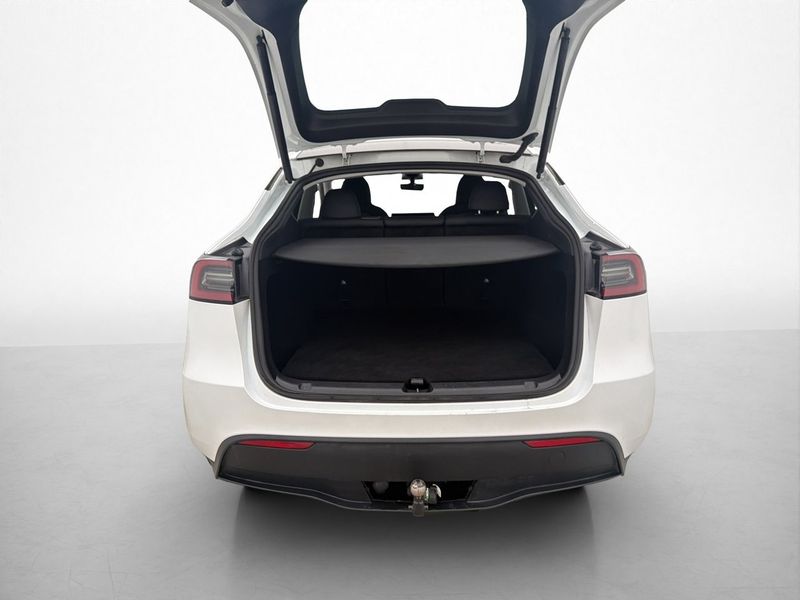 Tesla Model Y bild 32