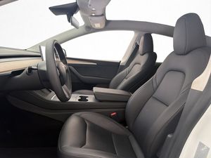 Tesla Model Y bild 13