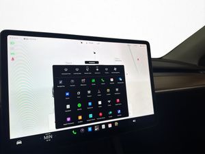 Tesla Model Y bild 26
