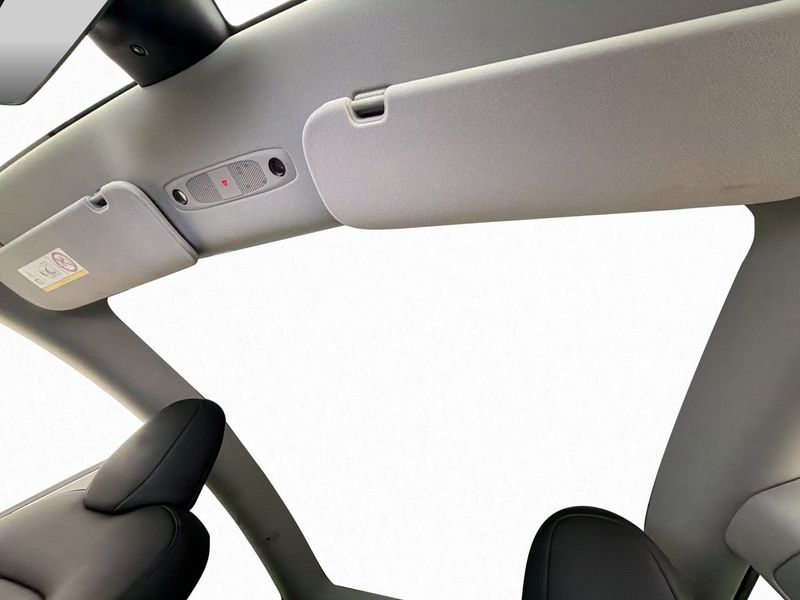 Tesla Model Y bild 14