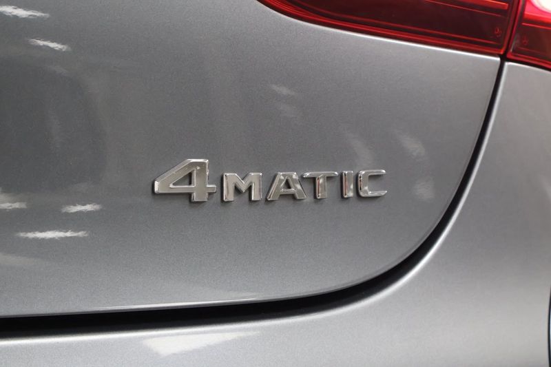 Mercedes GLC300 bild 13