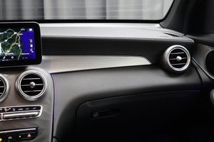 Mercedes GLC300 bild 23