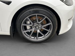 Tesla Model 3 bild 35