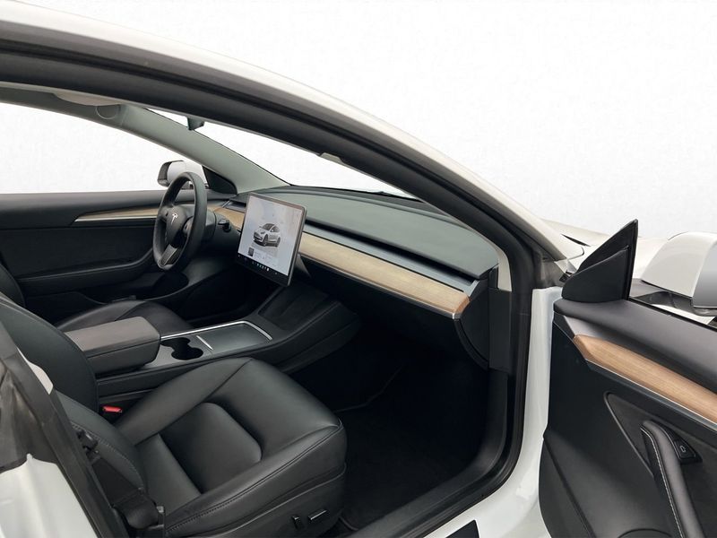 Tesla Model 3 bild 30