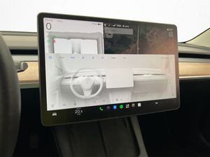 Tesla Model 3 bild 25