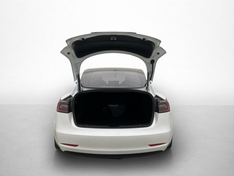 Tesla Model 3 bild 10