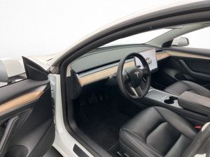 Tesla Model 3 bild 13