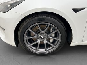 Tesla Model 3 bild 32