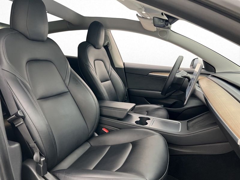Tesla Model 3 bild 29