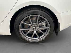 Tesla Model 3 bild 33