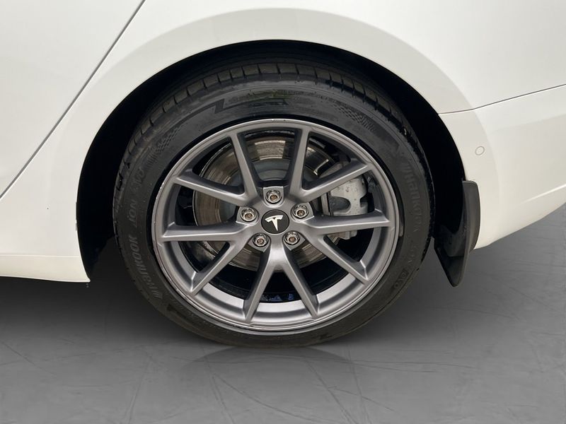 Tesla Model 3 bild 33