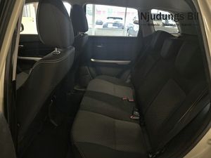 Suzuki Vitara bild 7