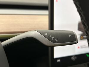 Tesla Model Y bild 17