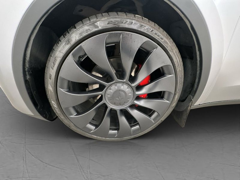 Tesla Model Y bild 32
