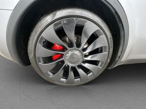 Tesla Model Y bild 34