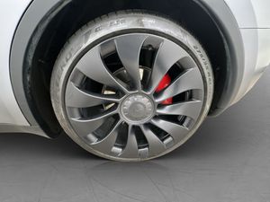 Tesla Model Y bild 33