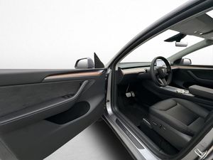 Tesla Model Y bild 11
